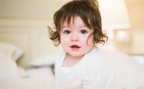 赖姓2025年12月16日出生的女孩子五行缺什么？如何科学取名